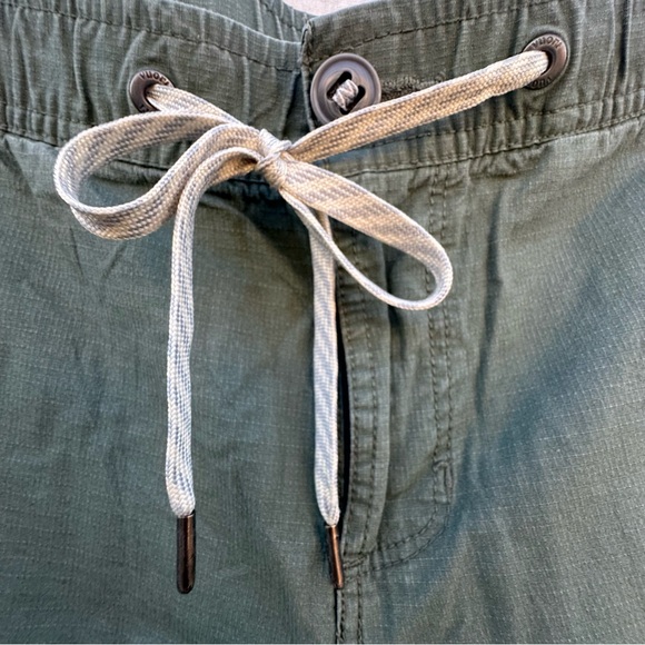 Vuori Men's Ripstop Cargo Joggers Drawstring Waist Casual Straight Leg Sz M - Picture 5 of 16